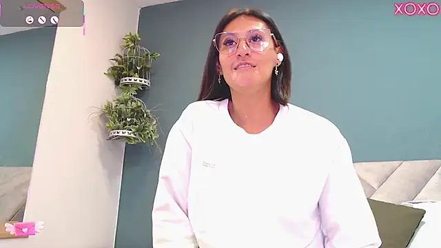 SharisWillian online show from 10-27-25, 04:05