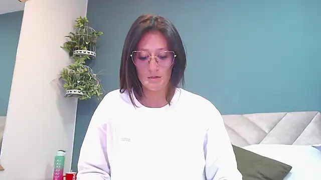 SharisWillian online show from 11-05-25, 04:01