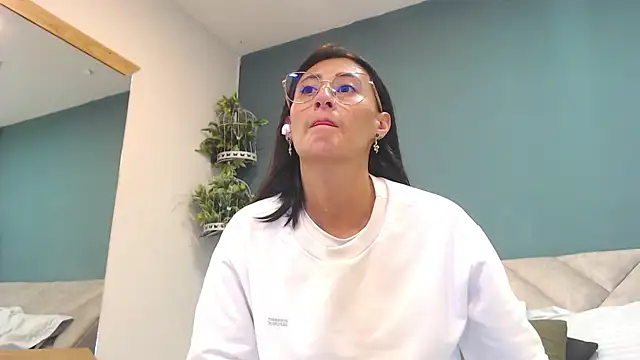 SharisWillian online show from 03-16-26, 03:56