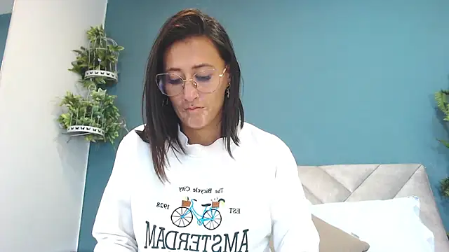 SharisWillian online show from 06-15-26, 03:42