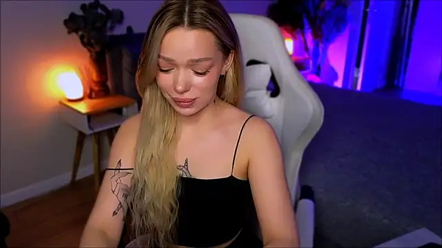 Lily Yin online show from 03-18-26, 05:43