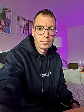 Schnubby1 online show from 05-12-26, 02:25