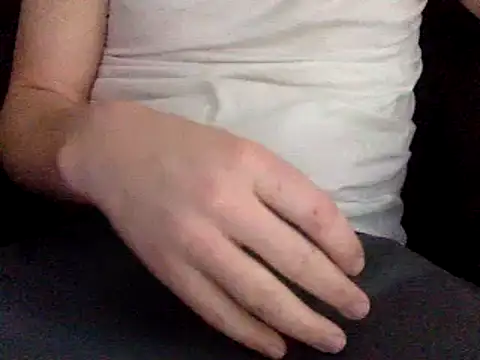 Snapshot of Kink_Master_Daddy chatting on 03-05-25, 03:18 Kink Master Daddy online show from 03-05-25, 03:18