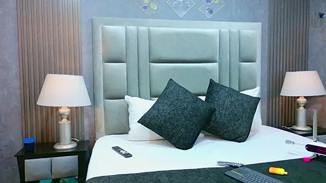 Snapshot of MiaSweeths chatting on 01-15-26, 11:37 MiaSweeths online show from 01-15-26, 11:37