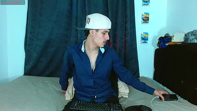 Snapshot of Bastiaan_28 chatting on 11-13-25, 04:11 Bastiaan 28 online show from 11-13-25, 04:11