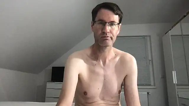 Snapshot of zxzx_cam1 chatting on 09-12-25, 03:23 zxzx cam1 online show from 09-12-25, 03:23