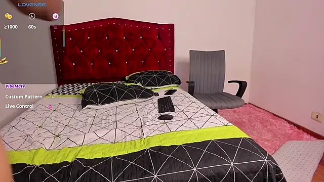 Valentine petite1 online show from 02-26-25, 01:52