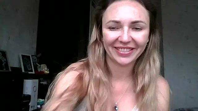 AngelinaLove28 online show from 10-26-25, 07:36