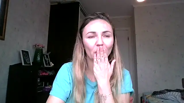 AngelinaLove28 online show from 11-10-25, 07:18