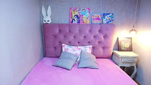 charlottemoonxz online show from 06-19-26, 06:01