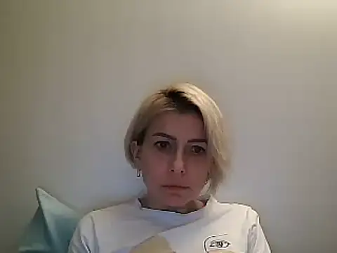 anechka1 online show from 01-05-25, 02:38