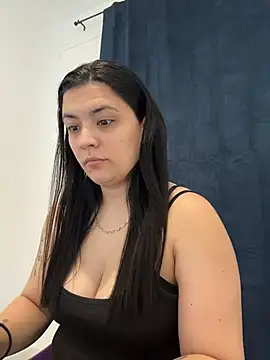 Snapshot of LuciaLoca chatting on 02-26-26, 08:35 LuciaLoca online show from 02-26-26, 08:35