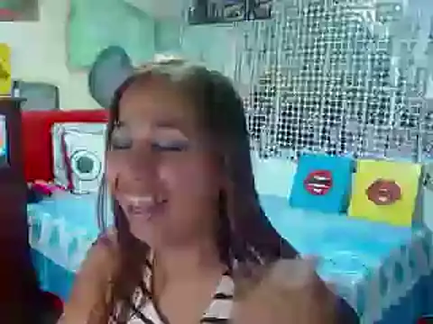 Snapshot of CaroMasha chatting on 12-08-24, 02:28 CaroMasha online show from 12-08-24, 02:28