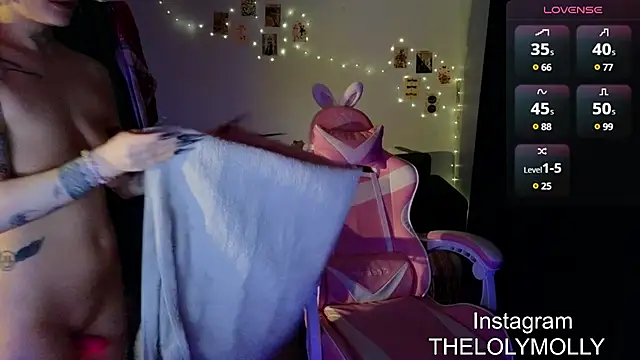 Snapshot of LolyMolli chatting on 02-08-25, 05:08 LolyMolli online show from 02-08-25, 05:08