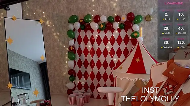 Snapshot of LolyMolli chatting on 10-29-25, 11:01 LolyMolli online show from 10-29-25, 11:01