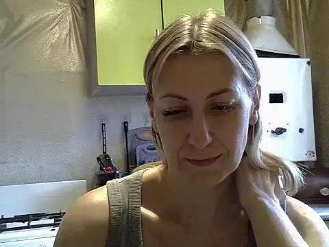 Snapshot of AshleyXHoney chatting on 09-24-25, 06:06 AshleyXHoney online show from 09-24-25, 06:06