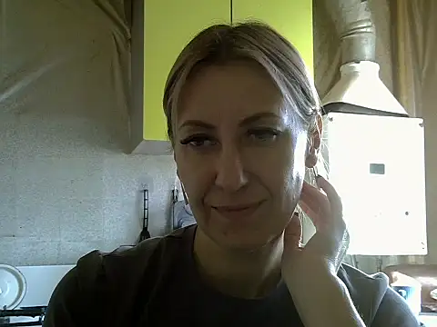 Snapshot of AshleyXHoney chatting on 10-01-25, 07:58 AshleyXHoney online show from 10-01-25, 07:58