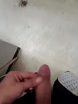 Snapshot of Wynni chatting on 02-07-26, 12:20 Wynni online show from 02-07-26, 12:20