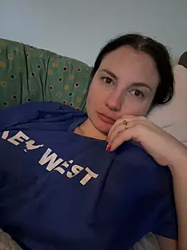 Snapshot of MilfyMrsRobinson chatting on 02-06-25, 01:38 MilfyMrsRobinson online show from 02-06-25, 01:38