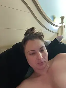 Snapshot of MilfyMrsRobinson chatting on 02-08-25, 10:51 MilfyMrsRobinson online show from 02-08-25, 10:51