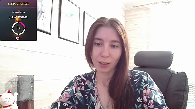 Snapshot of Wowpornoo chatting on 09-27-25, 09:58 Wowpornoo online show from 09-27-25, 09:58