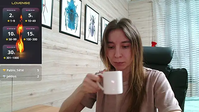 Snapshot of Wowpornoo chatting on 03-08-26, 03:16 Wowpornoo online show from 03-08-26, 03:16