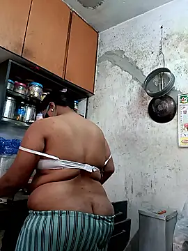 Love Jenny online show from 11-13-25, 04:33