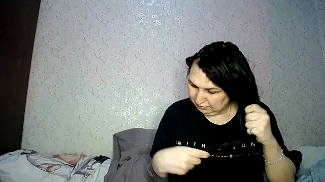 Snapshot of EvaBeautyX chatting on 12-01-24, 05:57 EvaBeautyX online show from 12-01-24, 05:57