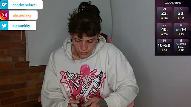 Snapshot of charlotbelucci_ chatting on 11-04-25, 09:08 charlotbelucci online show from 11-04-25, 09:08