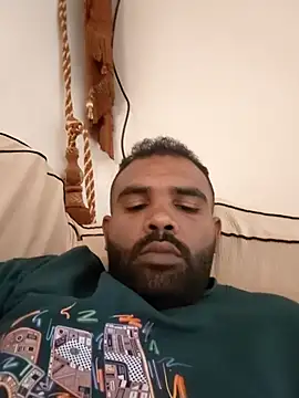 Snapshot of ListedLoin chatting on 11-16-25, 10:43 ListedLoin online show from 11-16-25, 10:43