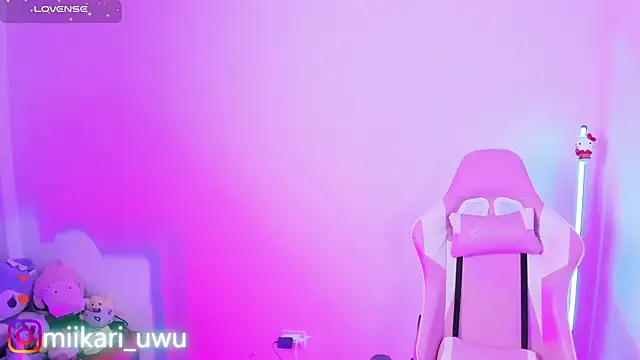 Ahri Elderwood online show from 10-04-25, 03:37