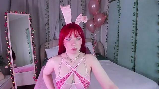 Love is Lola online show from 02-14-25, 01:13