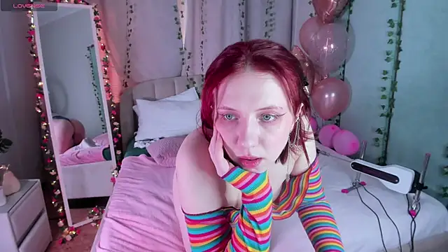 Love is Lola online show from 02-21-25, 07:23