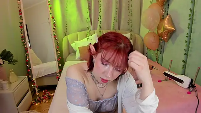 Love is Lola online show from 03-04-25, 04:17