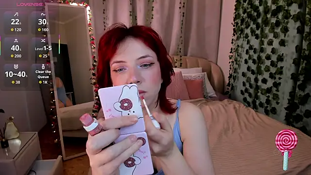 Love is Lola online show from 10-26-25, 11:53