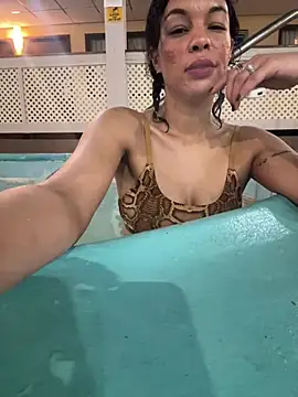 Snapshot of MeghanMarley chatting on 01-27-25, 12:12 MeghanMarley online show from 01-27-25, 12:12