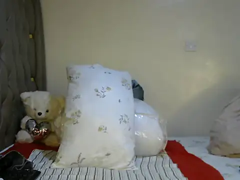 ebony Catalia online show from 10-23-25, 10:41