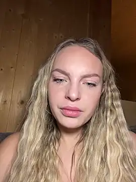 Snapshot of ChiaraVixen chatting on 12-09-24, 06:01 ChiaraVixen online show from 12-09-24, 06:01