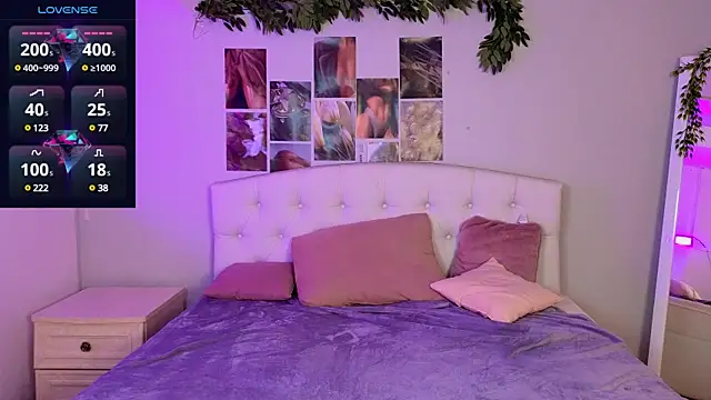 Snapshot of JessicaCartier chatting on 12-25-24, 04:54 JessicaCartier online show from 12-25-24, 04:54