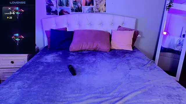 Snapshot of JessicaCartier chatting on 01-28-25, 04:18 JessicaCartier online show from 01-28-25, 04:18