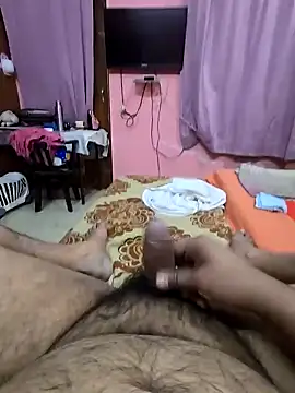 Snapshot of Loveboycurvy chatting on 02-05-25, 12:49 Loveboycurvy online show from 02-05-25, 12:49