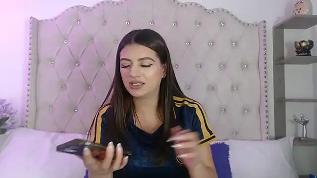 Abril Squirt online show from 06-17-26, 10:43