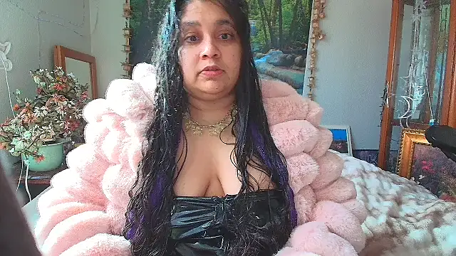 MelanieFawker online show from 03-06-25, 05:11