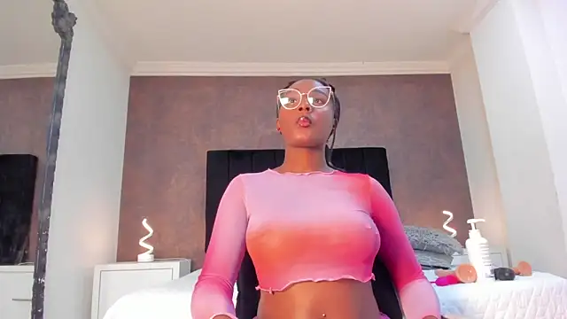 agnessBailey  online show from 01-24-25, 01:03