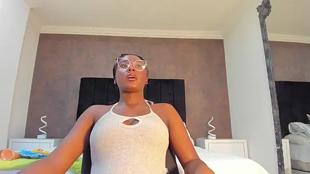 agnessBailey  online show from 01-25-25, 01:43