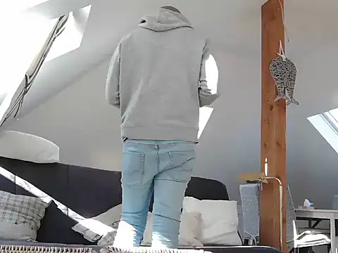 Snapshot of maxmueller321 chatting on 03-18-26, 09:12 maxmueller321 online show from 03-18-26, 09:12