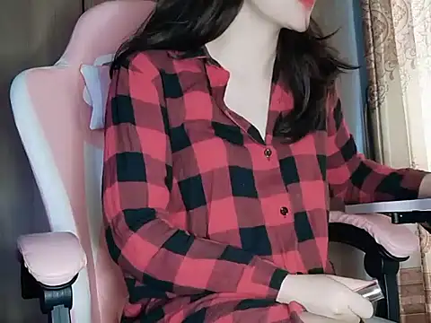 Snapshot of Pink_cream chatting on 12-14-25, 01:11 Pink cream online show from 12-14-25, 01:11