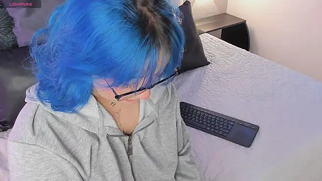 sofi bakerr online show from 11-07-25, 11:43