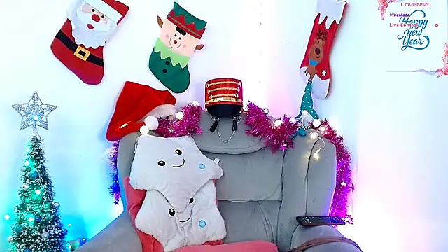 Snapshot of tevenwhiite chatting on 12-30-24, 04:20 tevenwhiite online show from 12-30-24, 04:20