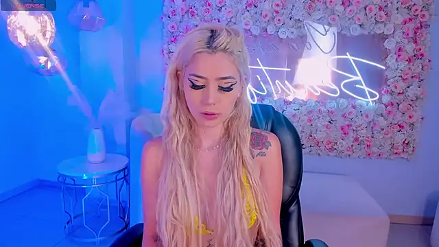 HannaConnor  online show from 01-10-25, 03:39